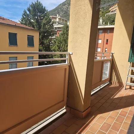 House 13 In * Cernobbio