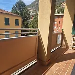 House 13 In * Cernobbio