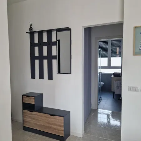 House 13 In Apartmán Cernobbio