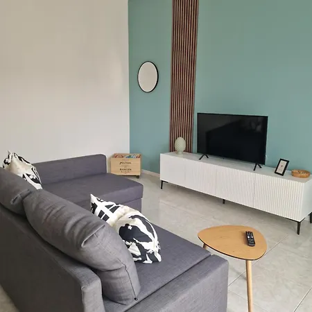 House 13 In Cernobbio