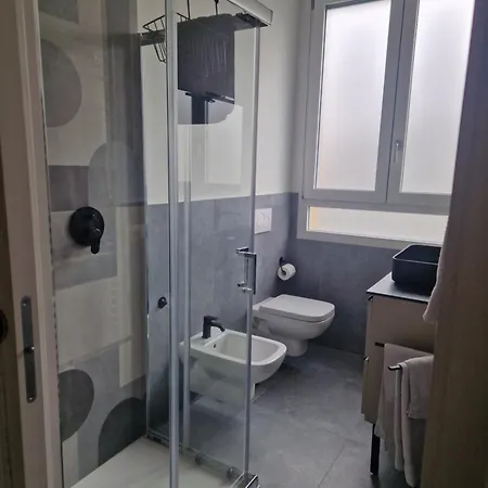 Апартаменты House 13 In Черноббио