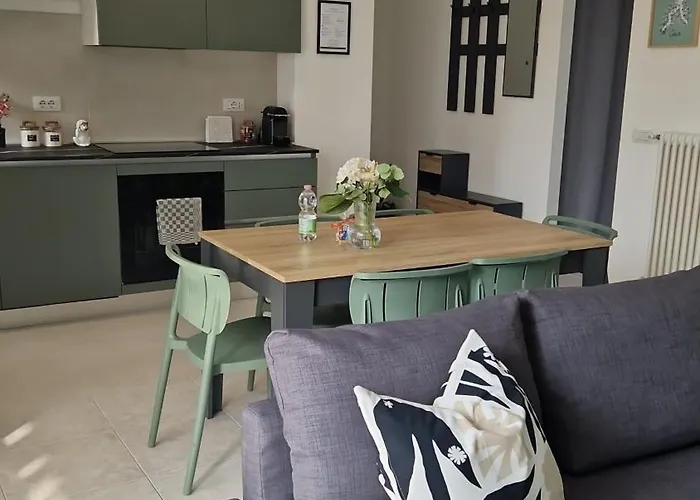 House 13 In Cernobbio