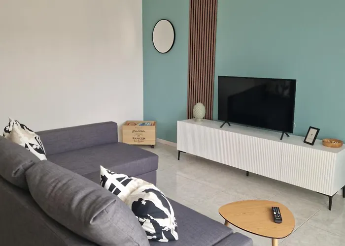 House 13 In Cernobbio